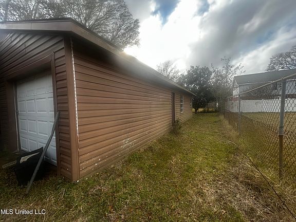 4th image of 3207 Argentina St