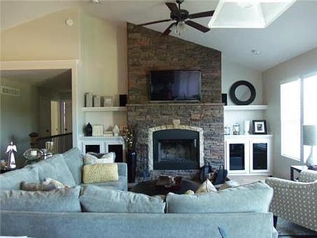 4th image of 802 SW Hill Top Ct