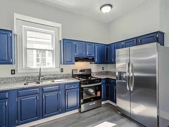 4th image of 2404 Halifax Ave