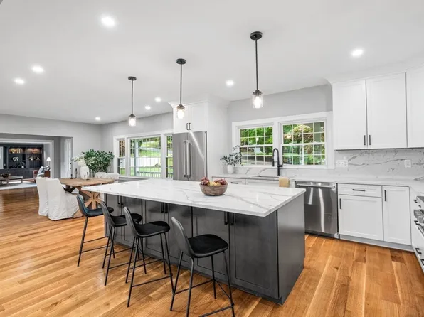 8 Broadway, Stoneham, MA 02180