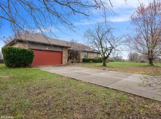 1849 Four Winds Dr, Nixa, MO 65714