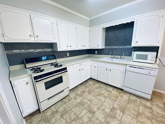 4th image of 812 S 14th St #1/2