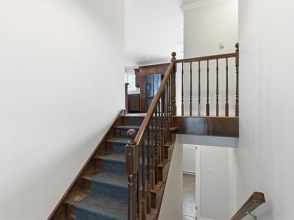 4th image of 32 Henley Street