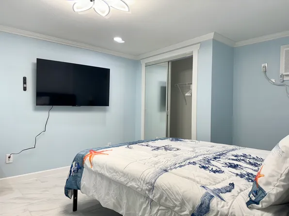 2963 Bahia Vista St, Sarasota, FL 34239