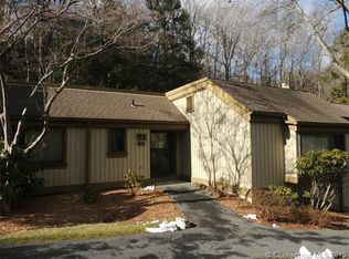 1033 Heritage Vlg, Southbury, CT 06488