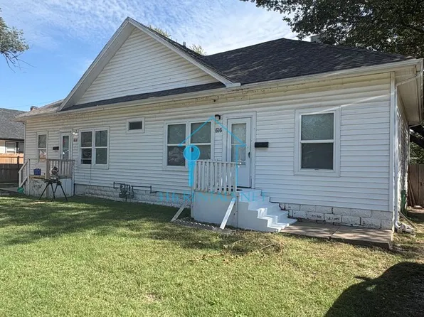 616 N Edwards Ave