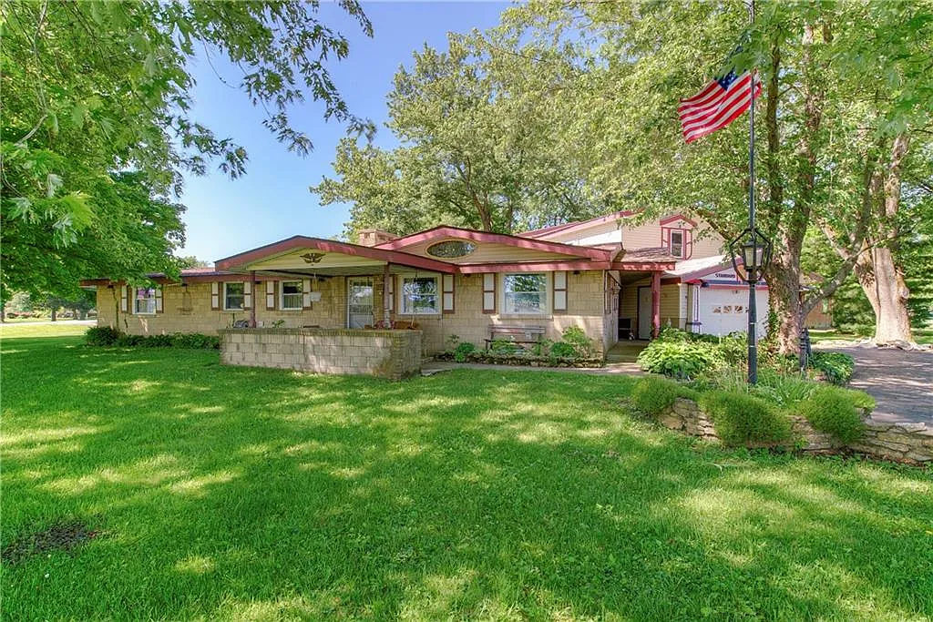 1997 N Knightstown Rd photo 1