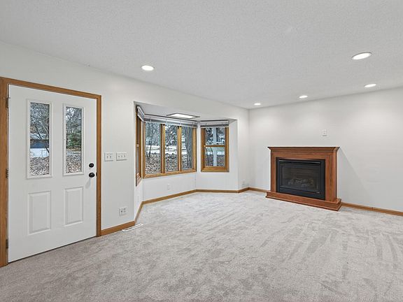 3rd image of 16940 12th Ave N