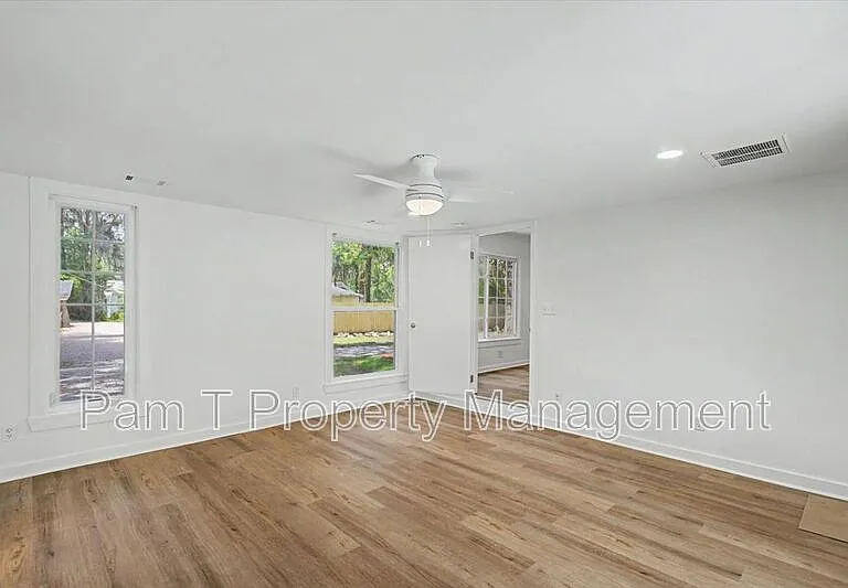 106 Holcomb St — Photo 22