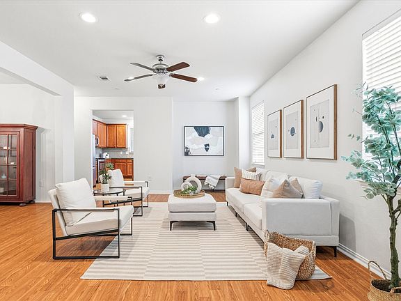 5th image of 2384 San Jacinto Dr