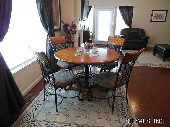 4th image of 4617 Wisteria Dr