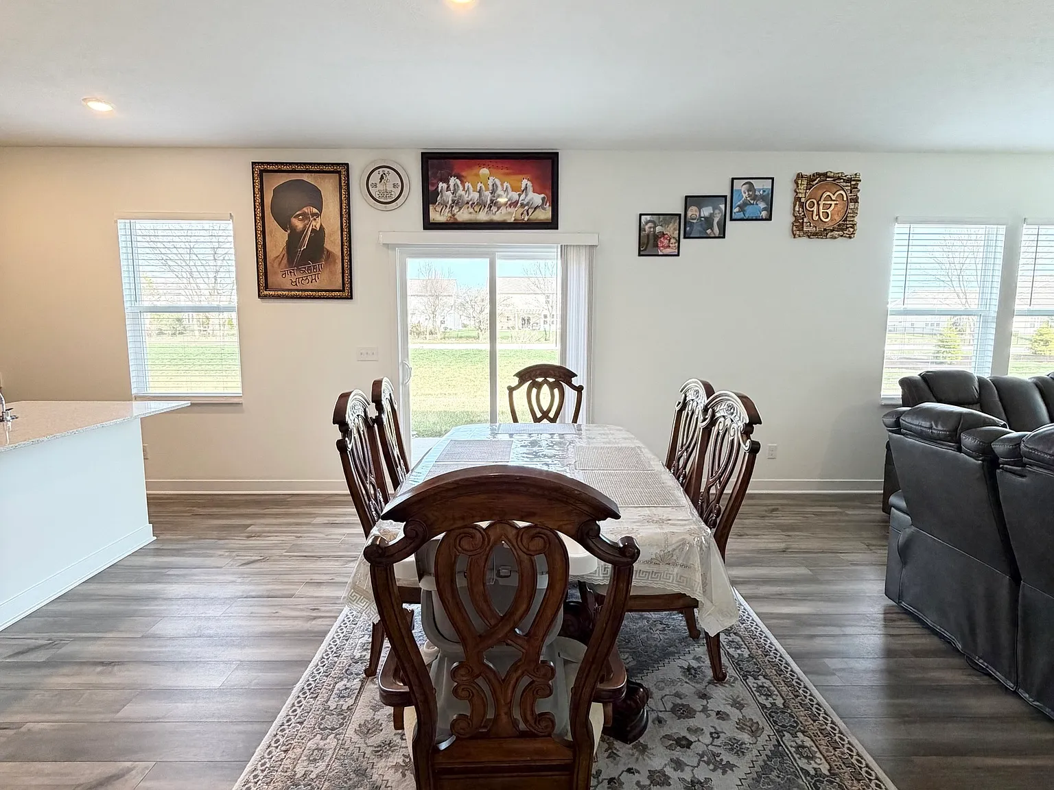 5 bed, 3.5 bath, 3054 sqft, $2,600 — Photo 4