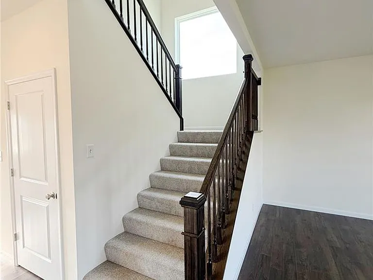 302 Windmill View Ct — Photo 20