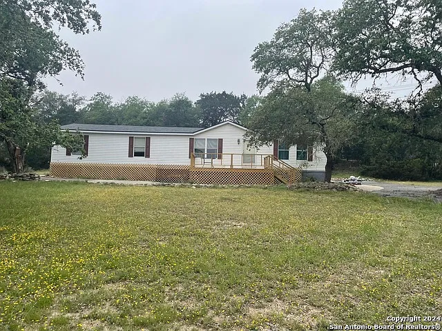 3 bed, 2.0 bath, 1440 sqft, $1,499 — Photo 2