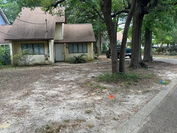 6400 Long St APT 22, Pensacola, FL 32504