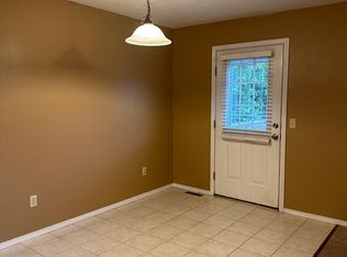 102 W Nixon Dr, Strafford, MO 65757