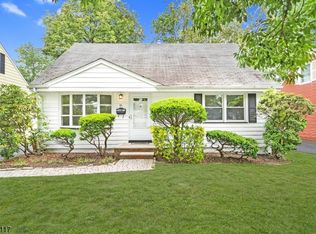 16 Golf Rd, Bloomfield, NJ 07003