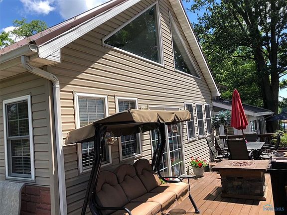 5th image of 164 Lakeshore Dr