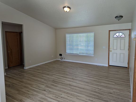 2nd image of 5296 W Hedgewood Ave