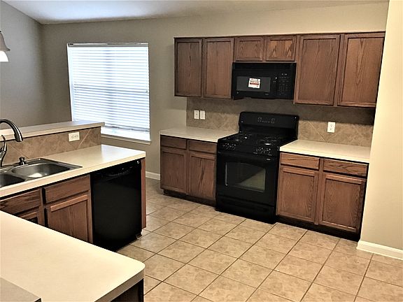 4th image of 2802 Woodspring Forest Dr