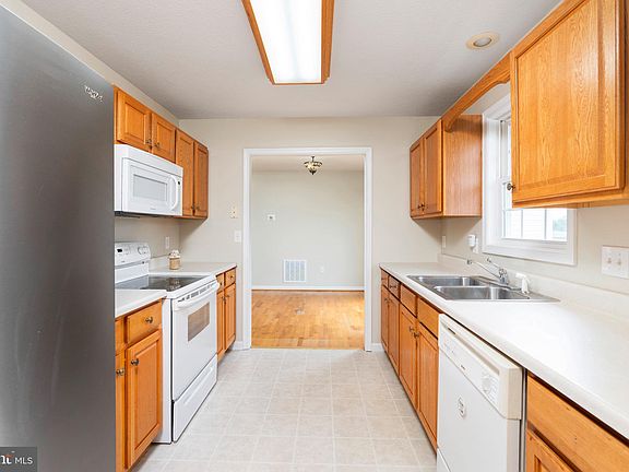 4th image of 5 Princess Ann Ln