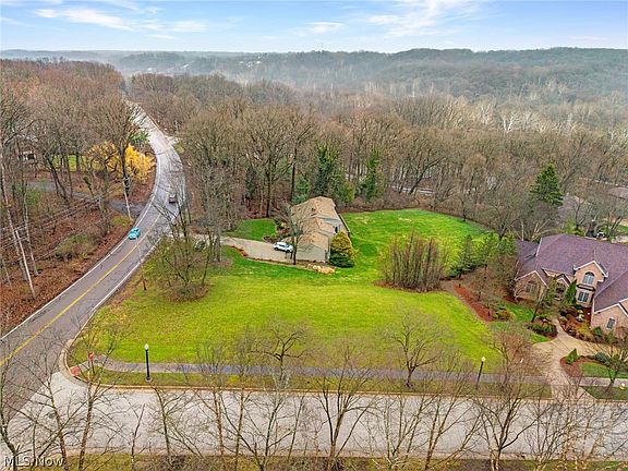 3rd image of 1245 Riverwoods Dr