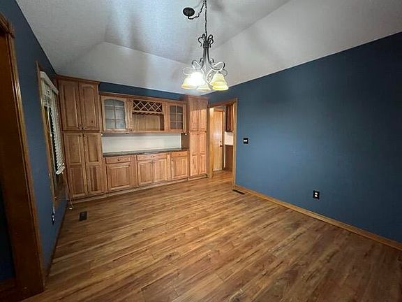 3rd image of 796 W Sherwood Drive