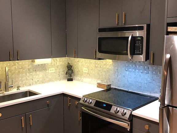 4th image of 1 E 8th St APT 1013
