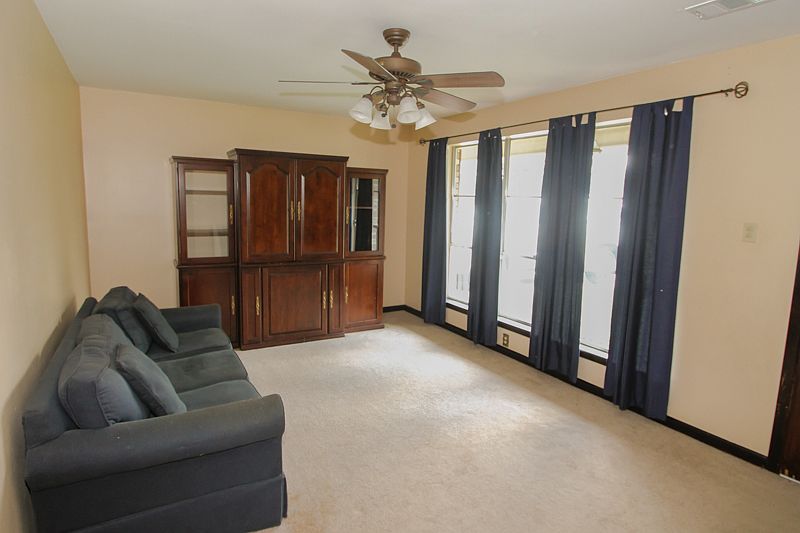 1st image of 1233 Kabel Dr