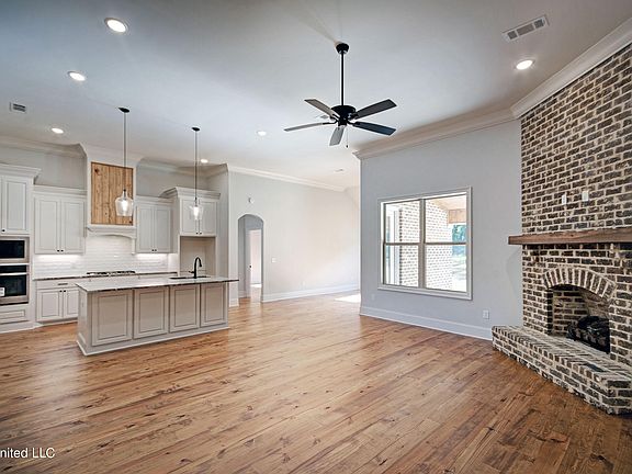5th image of 122 Richburg Ct