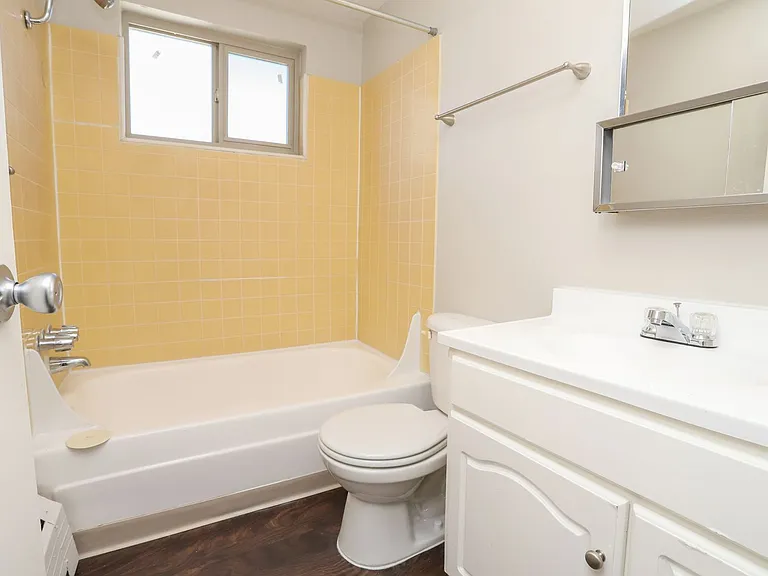 Dexter Street Apartments — Photo 29