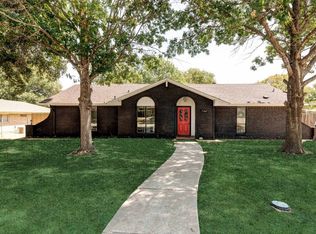 124 N Crestwood Blvd, Desoto, TX 75115