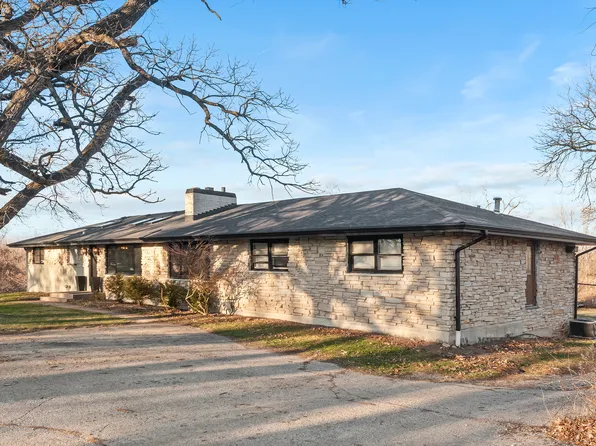 28766 W Burnett Rd, Island Lake, IL 60042