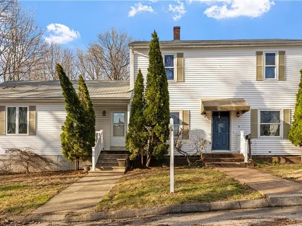 9 Williston St, Cranston, RI 02920