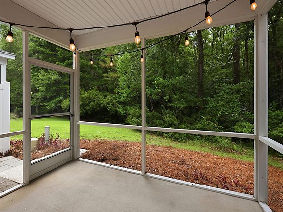 5th image of 3318 Conservancy Ln