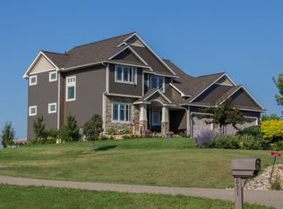 835 Riley Ln, Hudson, WI 54016