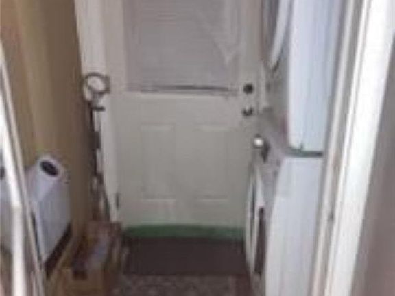 4th image of 19 Woodland Ct