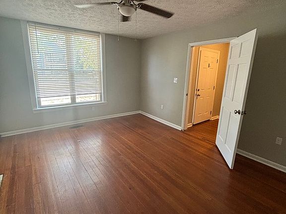 5th image of 170 E Loudon Ave #1