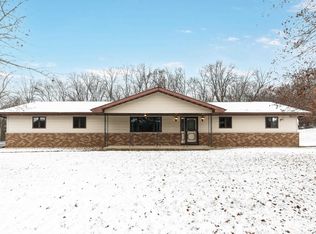 925 Hillcrest Ln, Oregon, WI 53575