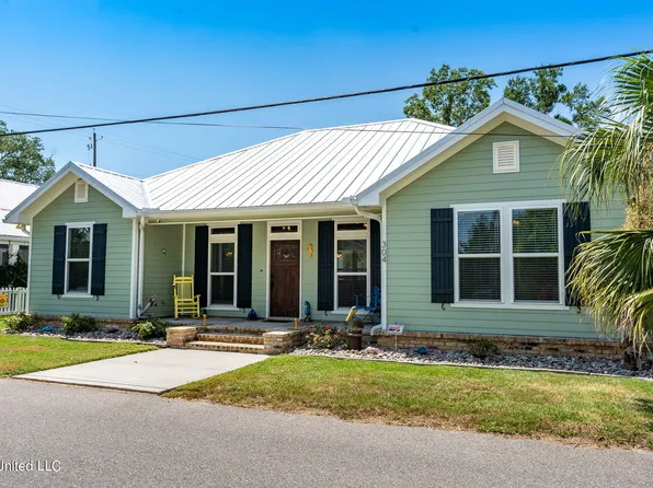 304 Easterbrook St, Bay Saint Louis, MS 39520