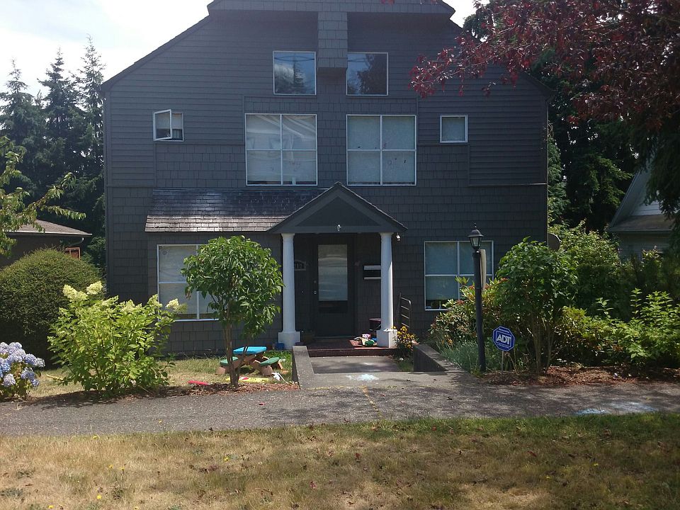 1st image of 3212 35th Ave W