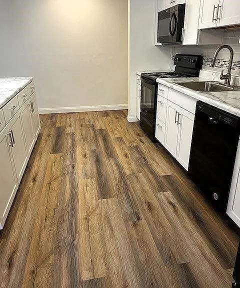 Whispering Hills Apartments — Photo 41