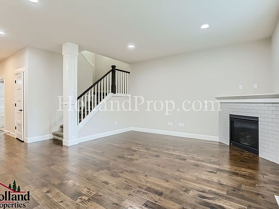 5th image of 4727 NE Kaycee St
