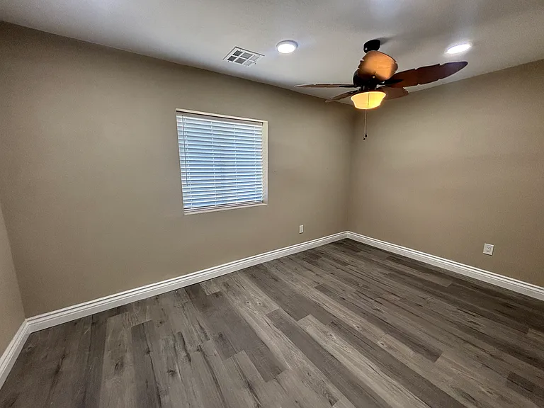 2047 Westwind Rd #1/2 — Photo 6