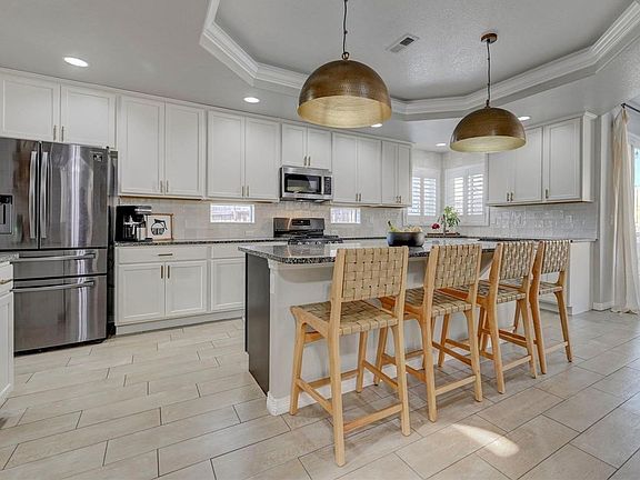 3rd image of 7592 Bonterra Ln