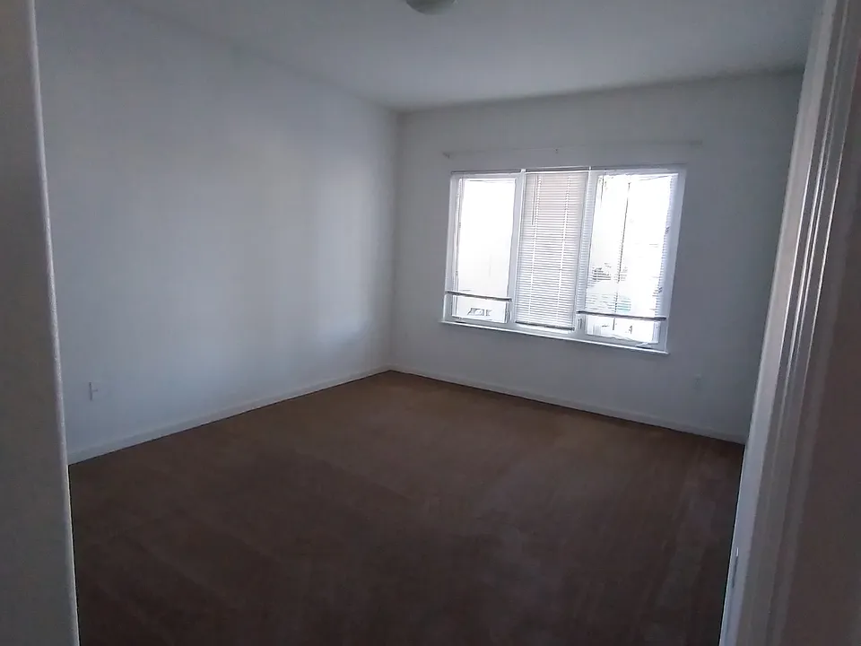 10140 E Carolina Dr