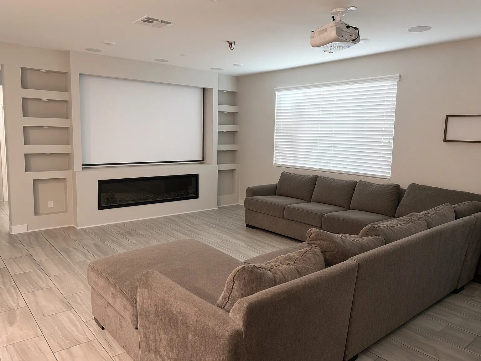 4 bed, 3.5 bath, 2596 sqft, $4,000 — Photo 3