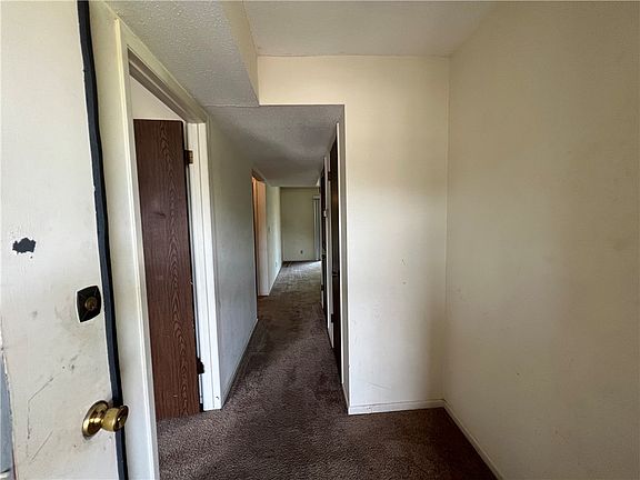 3rd image of 2048 NW Hickory Ln