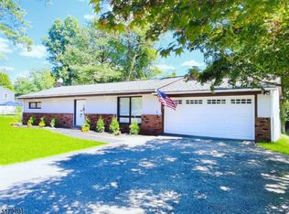 92 Circle Dr, Oak Ridge, NJ 07438