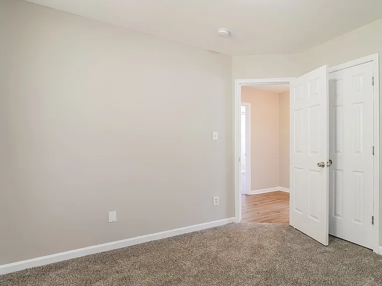 76 Nancy Ct — Photo 15